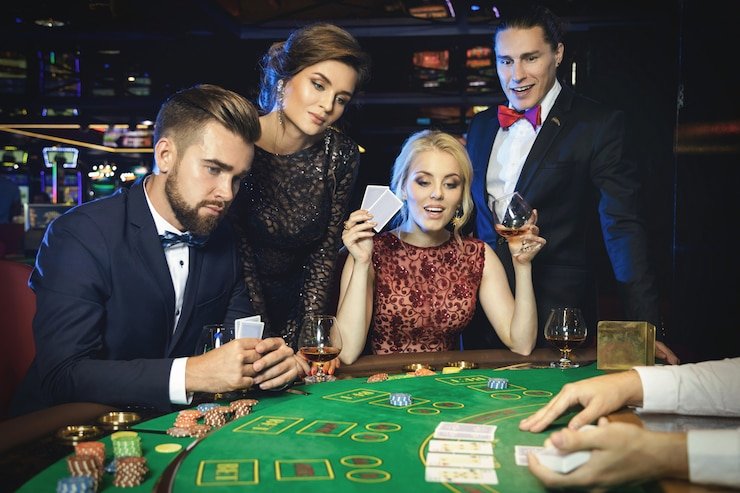 Meja Dragon Tiger live di slotbet99 dengan dealer profesional dan kartu yang ditampilkan secara jelas